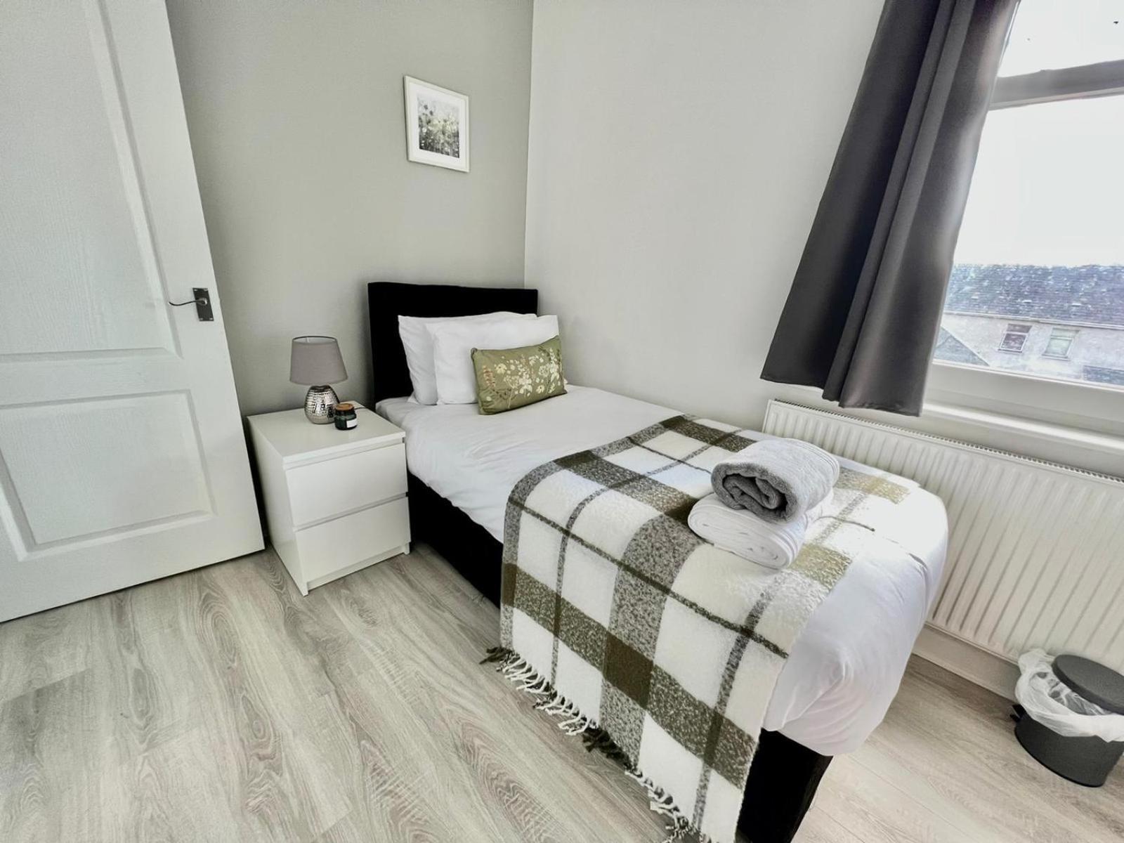 Executive 3 Bedroom Port Talbot Town Centre Margam Sleeps 7 Εξωτερικό φωτογραφία